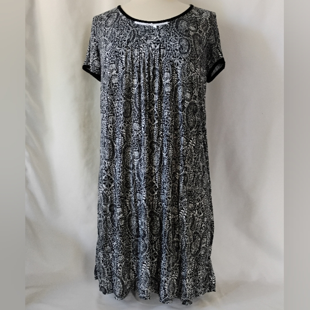 Women's Paisley Nightgown Black & White Stretchy Scoopneck Ruched Gown Sleepwear